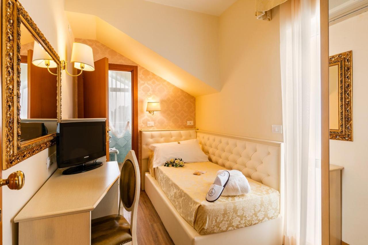 Hotel Mazzanti Milano Marittima Extérieur photo